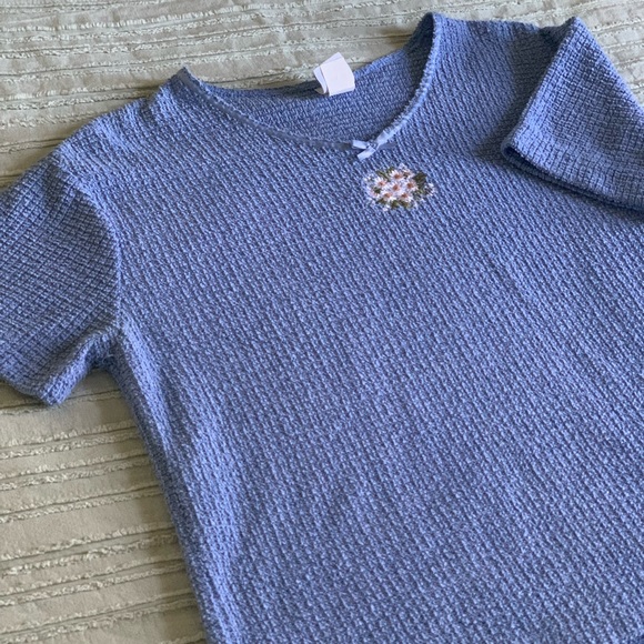 Embroidered Flower Tee - Picture 5 of 9